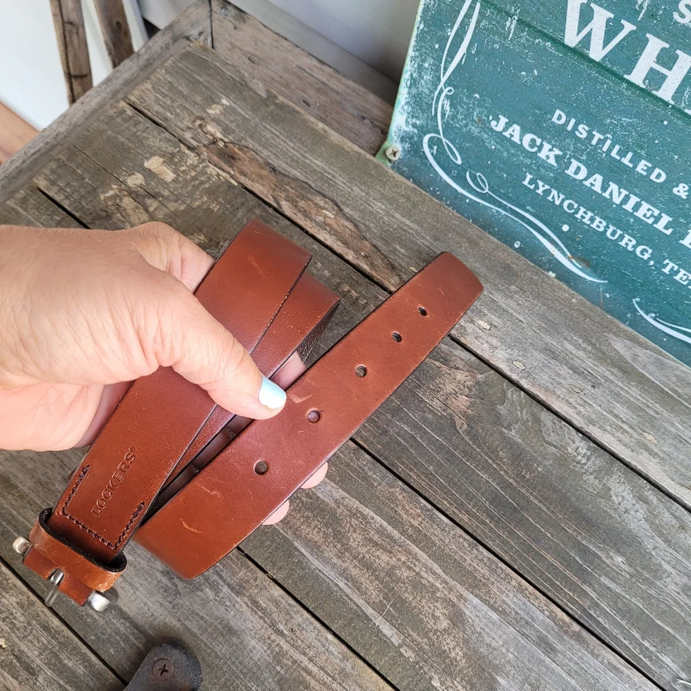 Dockers brown leather belt, silver buckle, lg unisex